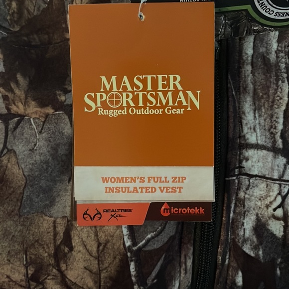 Master Sportsman Women's camo & pink Hunting/Camping Vest - Picture 8 of 11